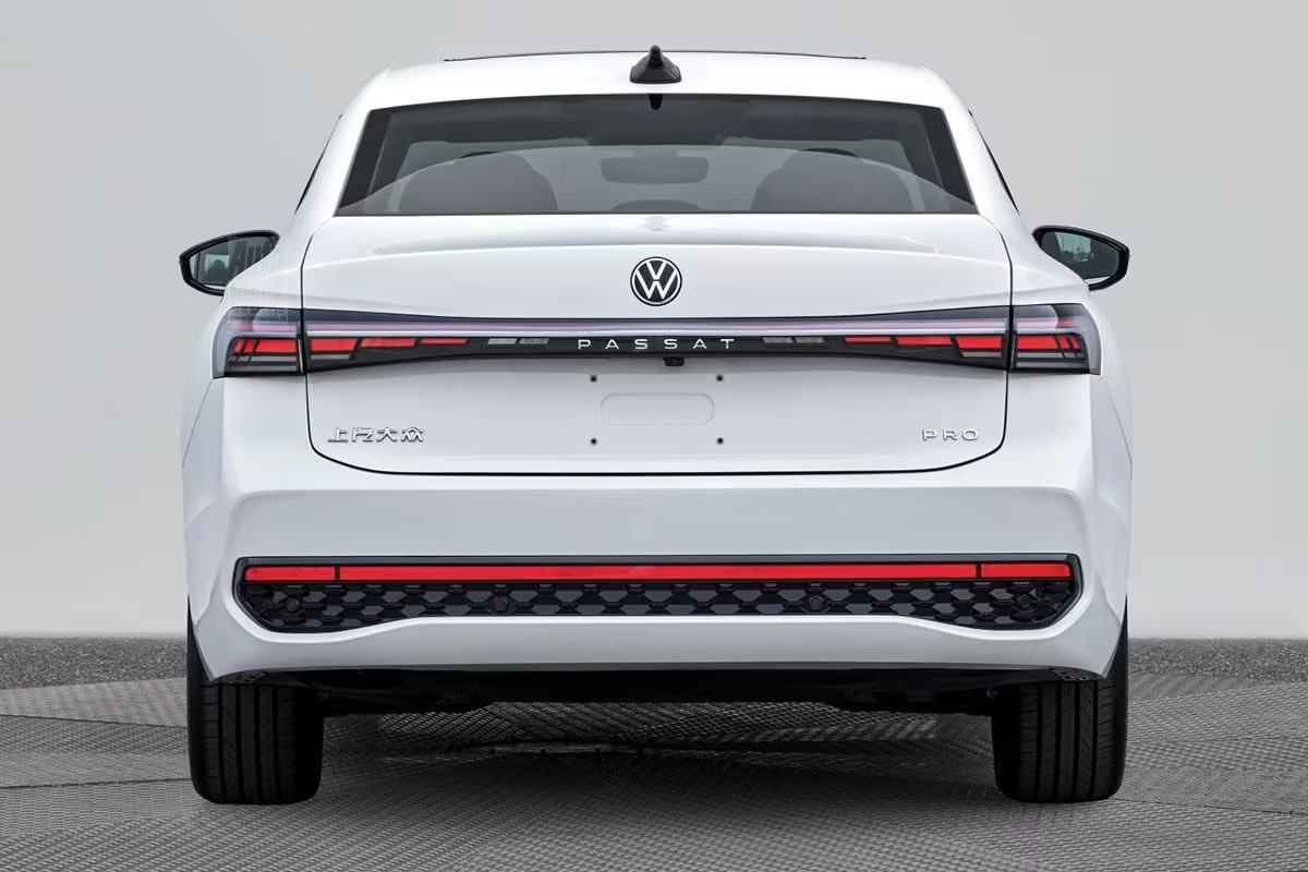 Volkswagen Passat Sedan 2024