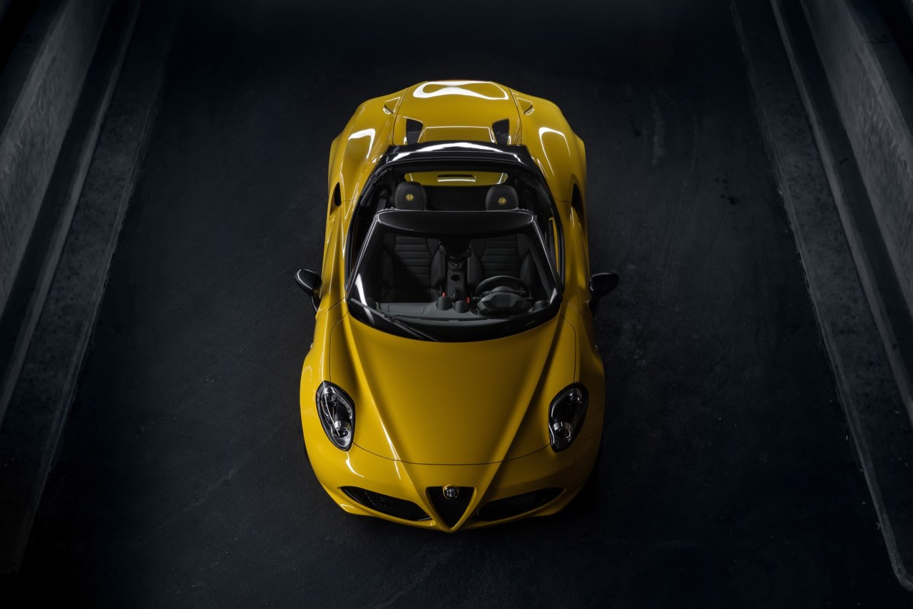 Alfa Romeo 4C Spider is officieel