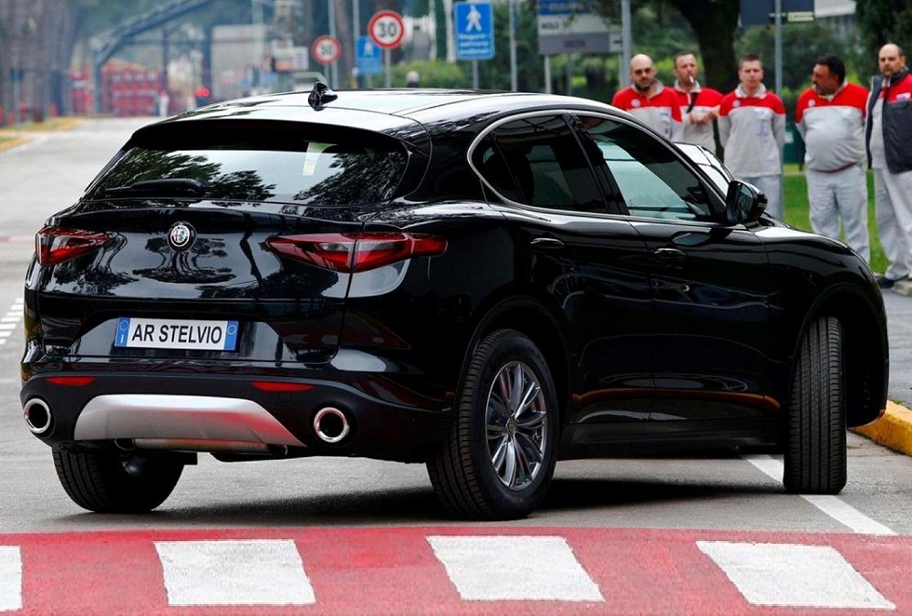 Standaardversie van Alfa Romeo Stelvio verschijnt op Italiaanse tv