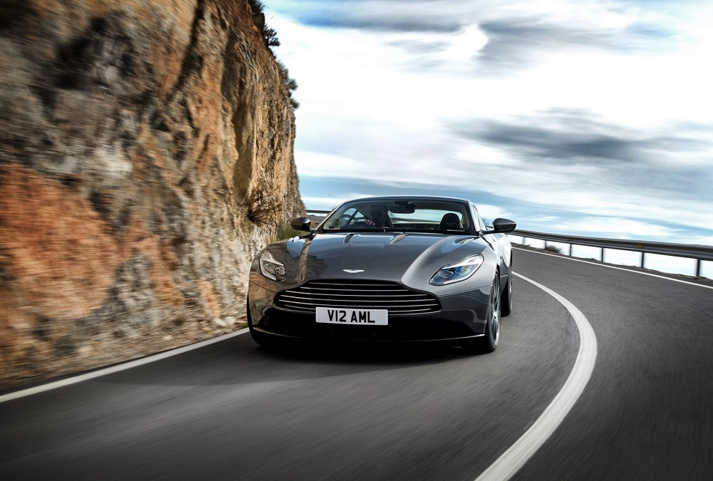 De nieuwe Aston Martin DB11 vanuit alle hoeken bekeken