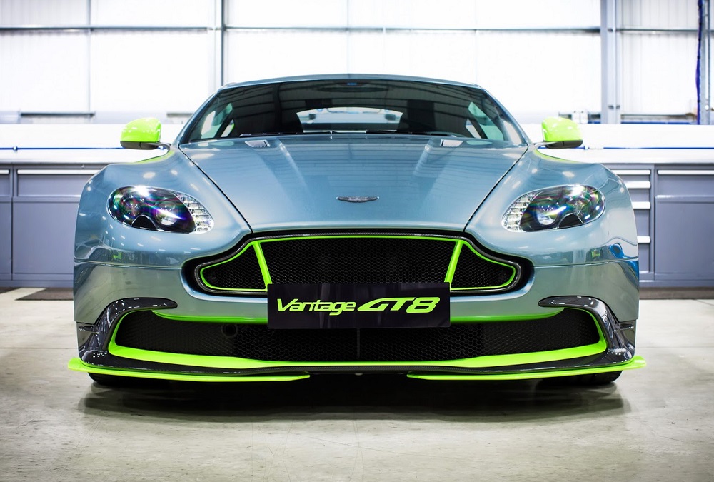 Straatlegaal circuitbeest: de nieuwe Aston Martin Vantage GT8
