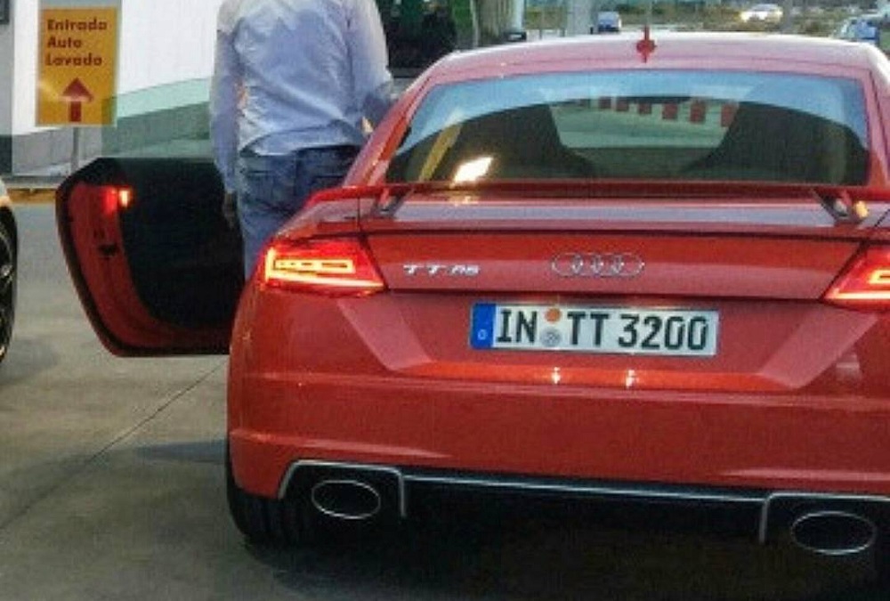 Toekomstige Audi R8 Spyder en TT RS ongecamoufleerd gespot in Spanje