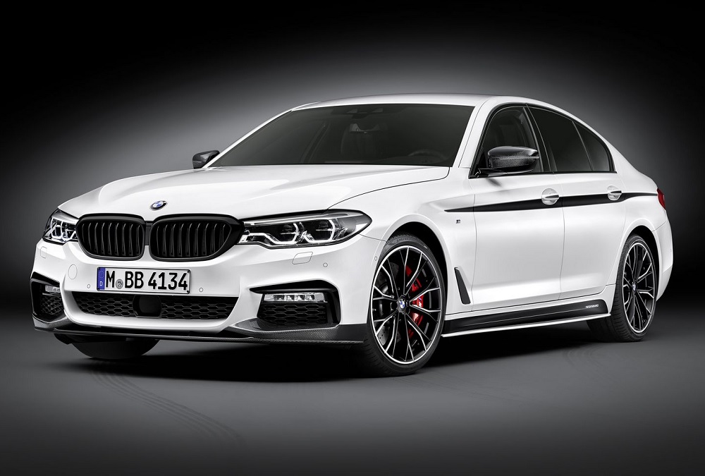 BMW kleedt nieuwe 5 Reeks aan met M Performance onderdelen