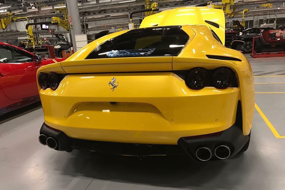 Nieuwe 812 Superfast nu al gespot in fabriek Ferrari