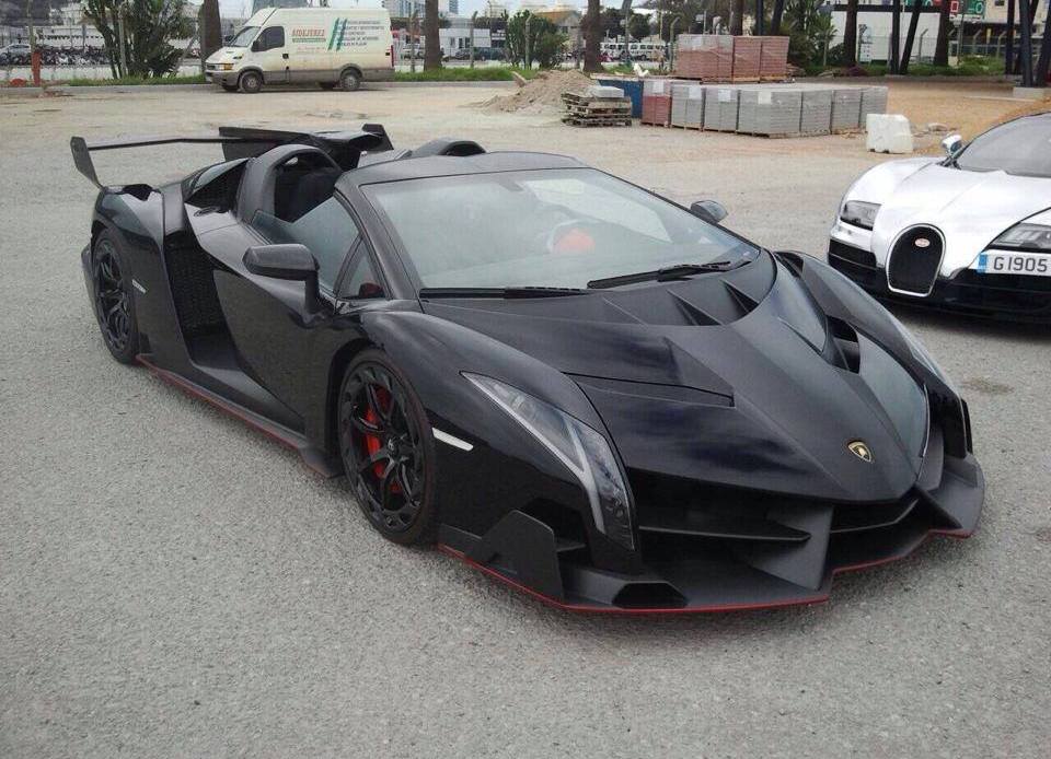 Nieuw exemplaar van Lamborghini Veneno Roadster gespot in Gibraltar