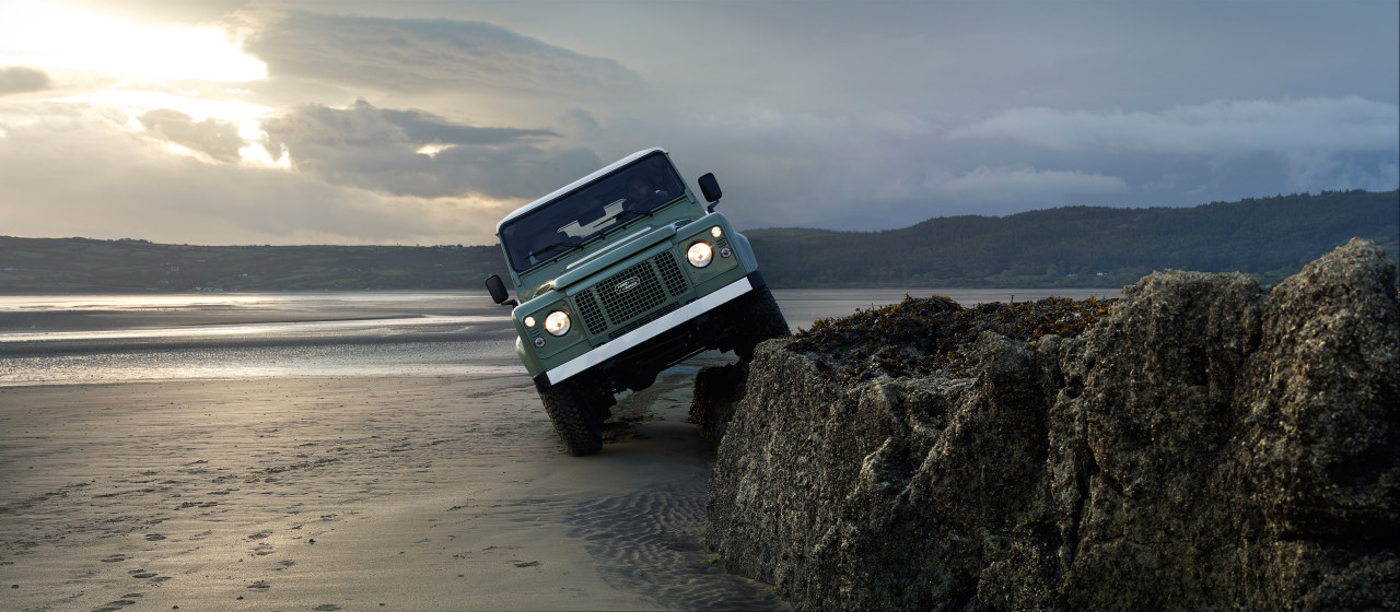 Land Rover Defender schittert nog een laatste keer als Celebration Series