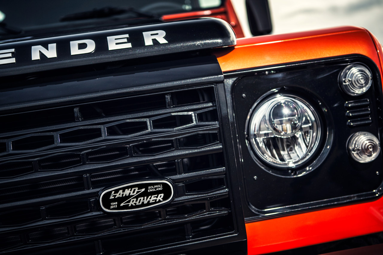 Land Rover Defender schittert nog een laatste keer als Celebration Series