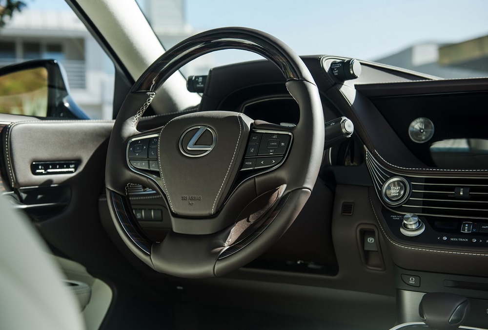 Vijfde generatie Lexus LS is officieel