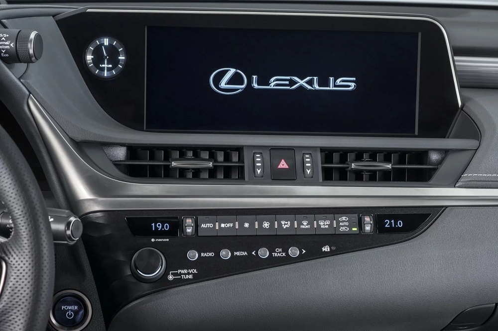 Nieuwe Lexus ES is officieel