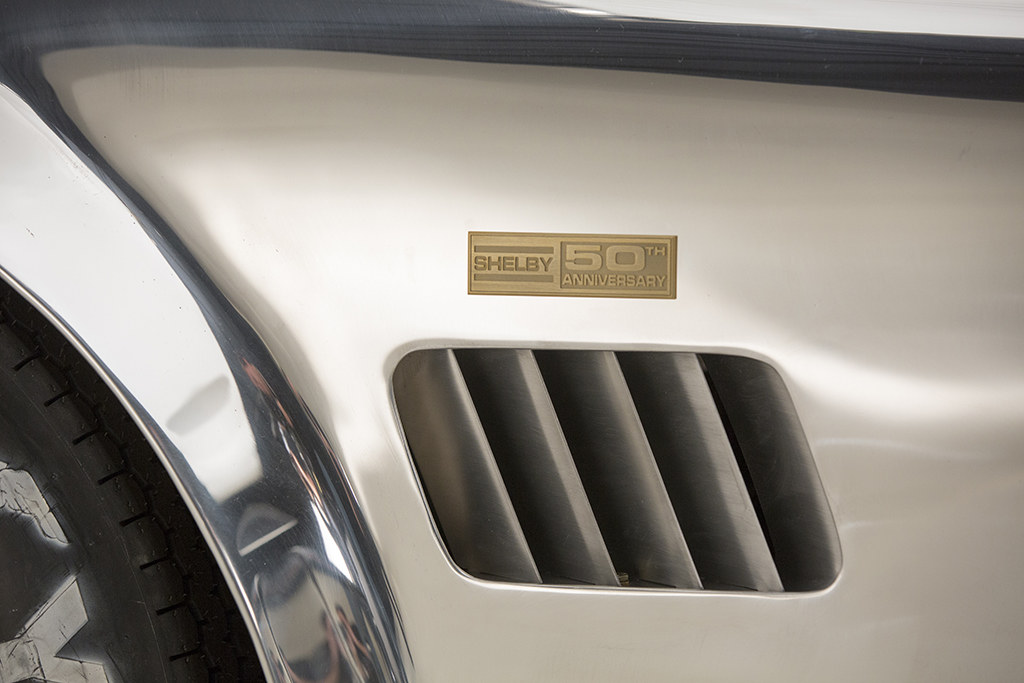 Shelby Cobra 427 blaast 50 kaarsjes uit