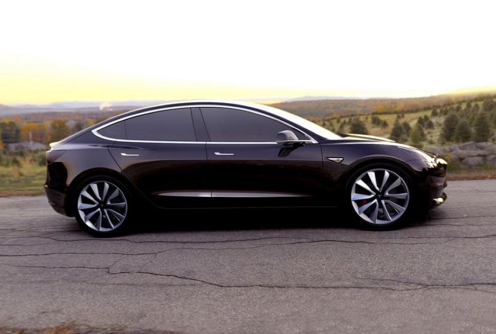 Tesla stelt langverwachte Model 3 voor