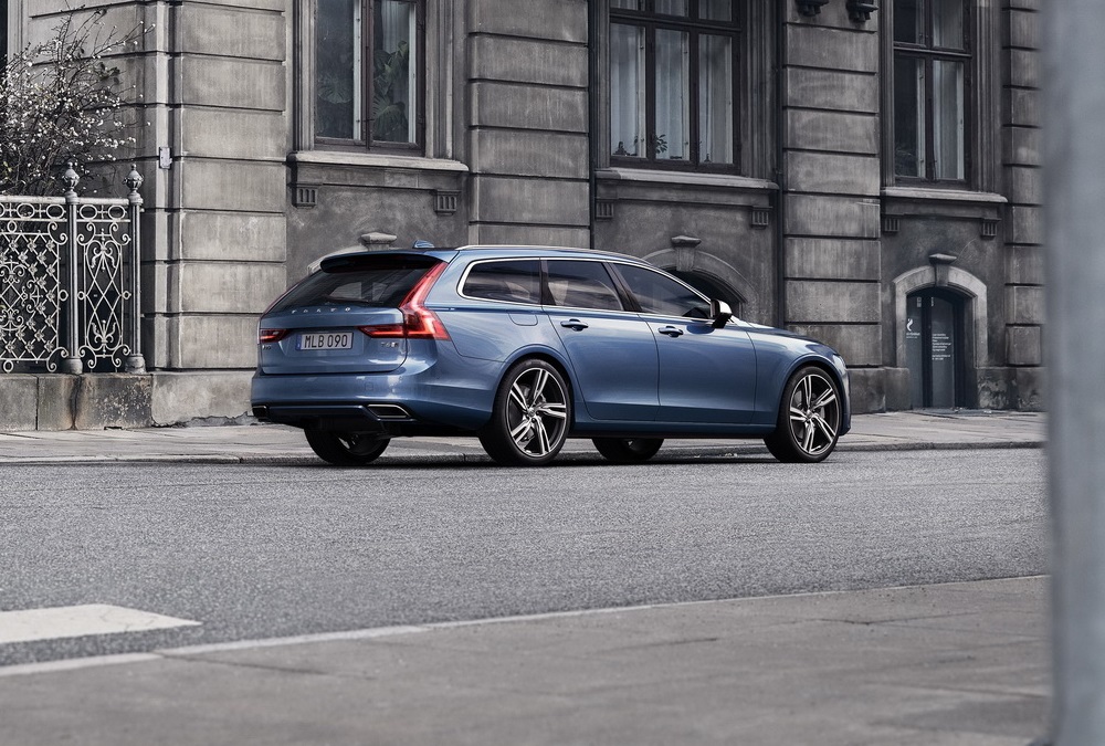 Volvo onthult S90 en V90 R-Design