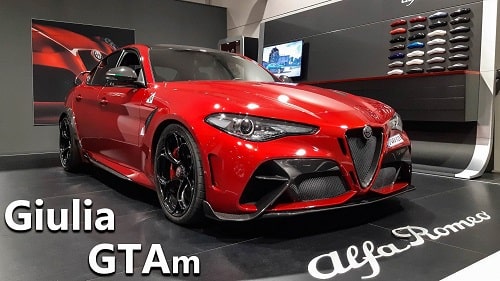 video Alfa Romeo Giulia GTAm 2022: exterieur en interieur in detail
