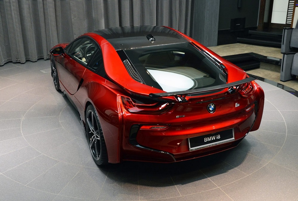 Heerlijke BMW i8 met AC Schnitzer goodies schittert in Abu Dhabi