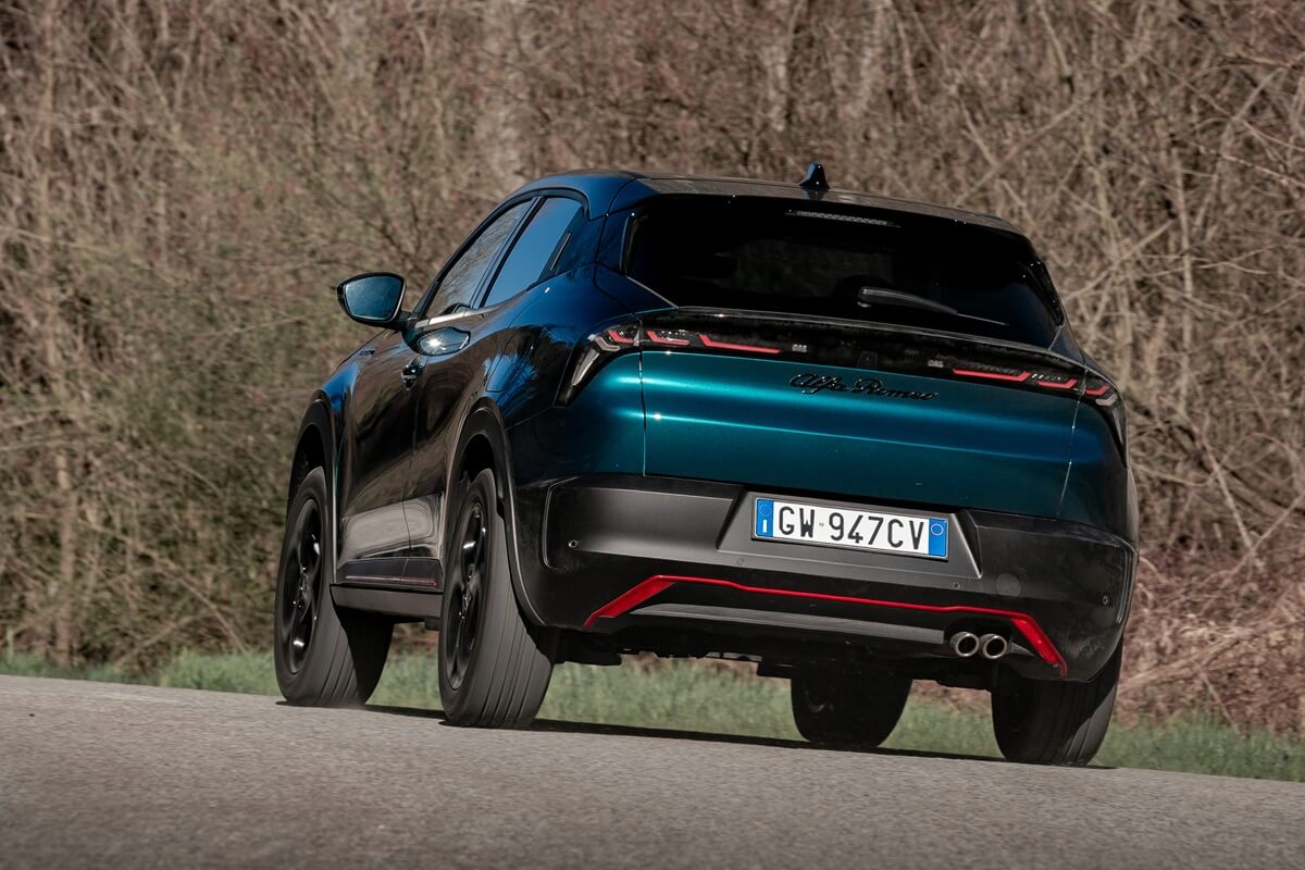 Vue arrière de l’Alfa Romeo Junior Ibrida