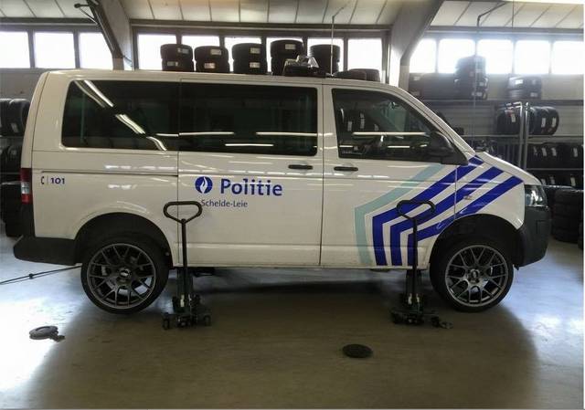 Wat als de bandencentrale een politiecombi uitrust met sportvelgen