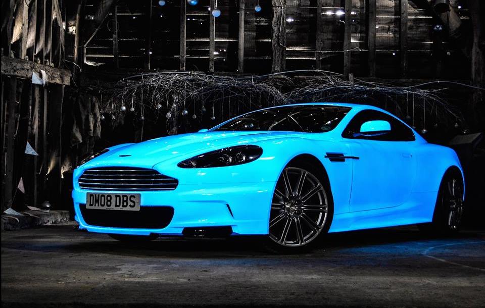 Met deze Aston Martin DBS uit de Gumball 3000 rally val je altijd op