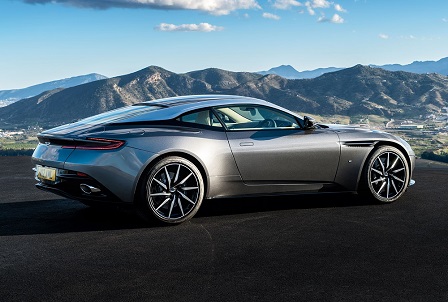 Meer foto's van nieuwe Aston Martin DB11 opgedoken