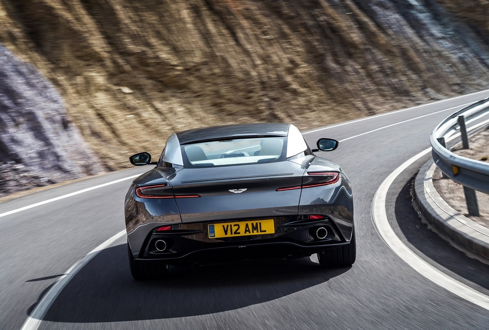 De nieuwe Aston Martin DB11 vanuit alle hoeken bekeken