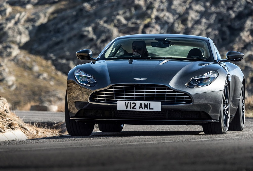 De nieuwe Aston Martin DB11 vanuit alle hoeken bekeken