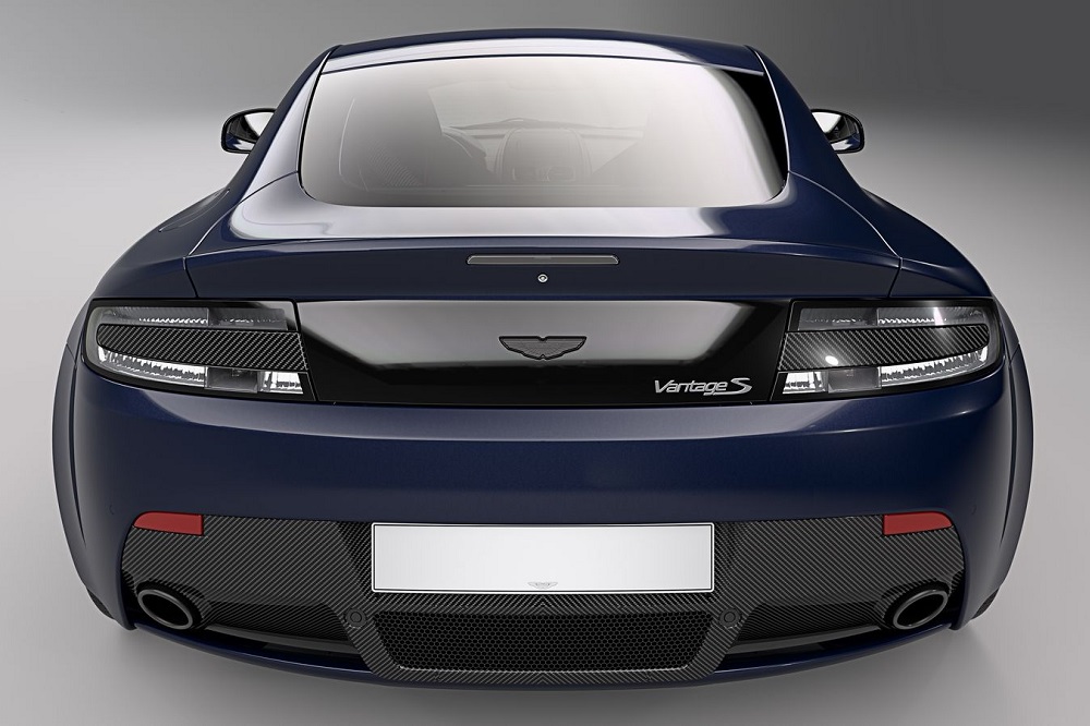 Aston Martin V8 en V12 Vantage S Red Bull Racing Edition zijn officieel