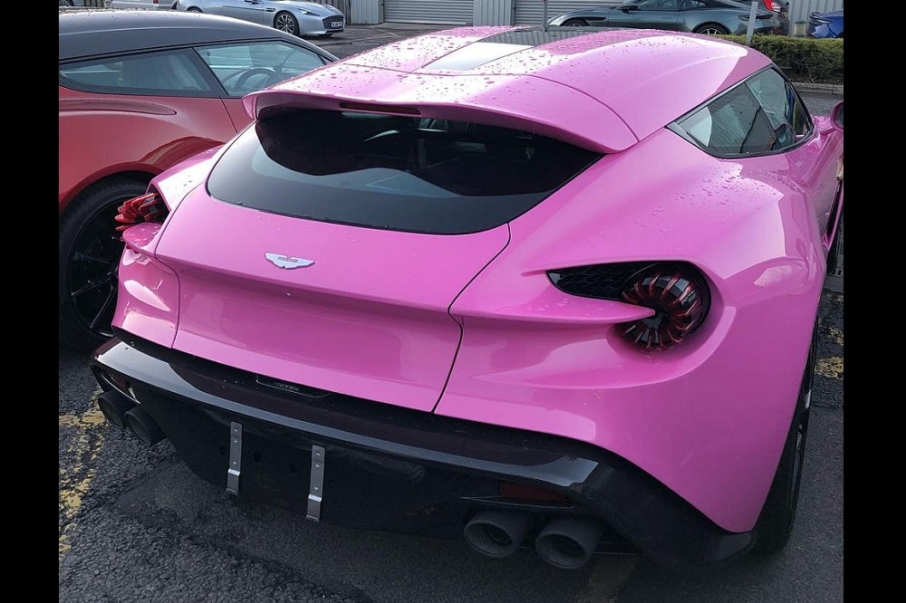 Klant bestelt roze Aston Martin Vanquish Zagato Shooting Brake