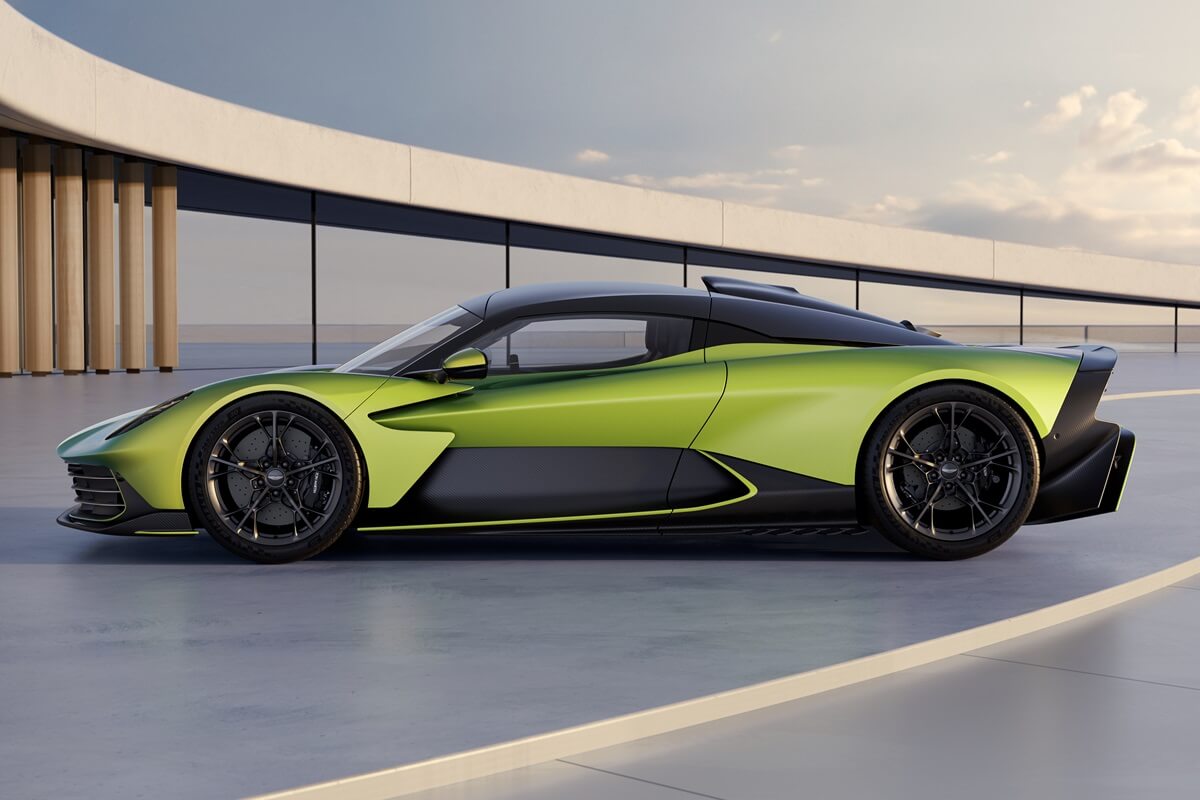 Aston Martin Valhalla 2025 extérieur côté