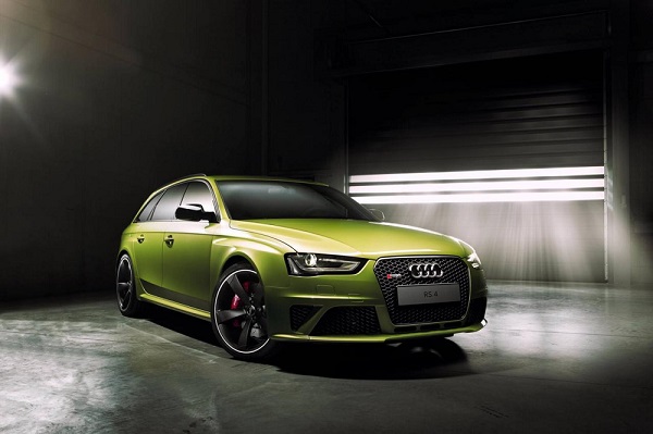 Audi Exclusive onthult RS 4 Avant in Peridot Green