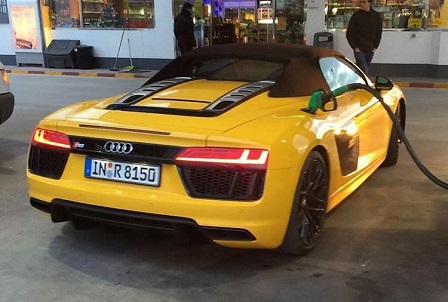 Toekomstige Audi R8 Spyder en TT RS ongecamoufleerd gespot in Spanje