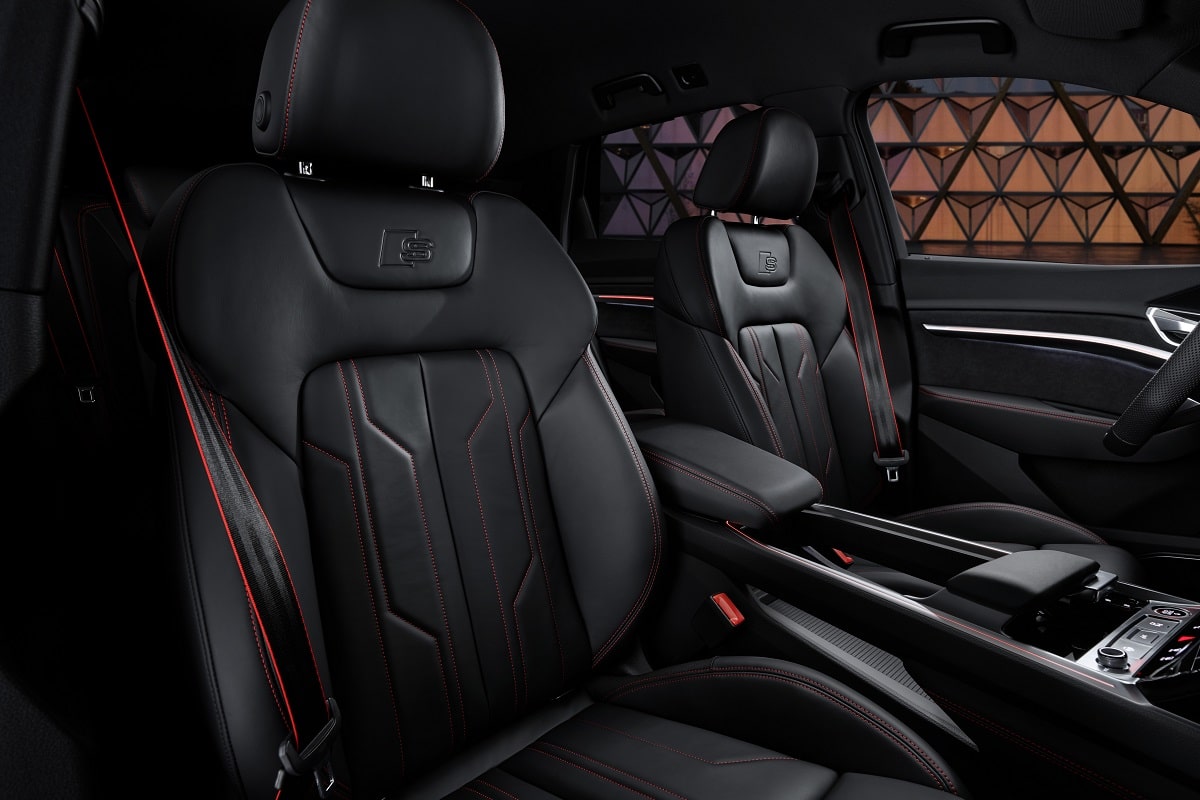 Interieur Audi Q8 e-tron 2024 50 e-tron quattro 341 pk automaat AWD