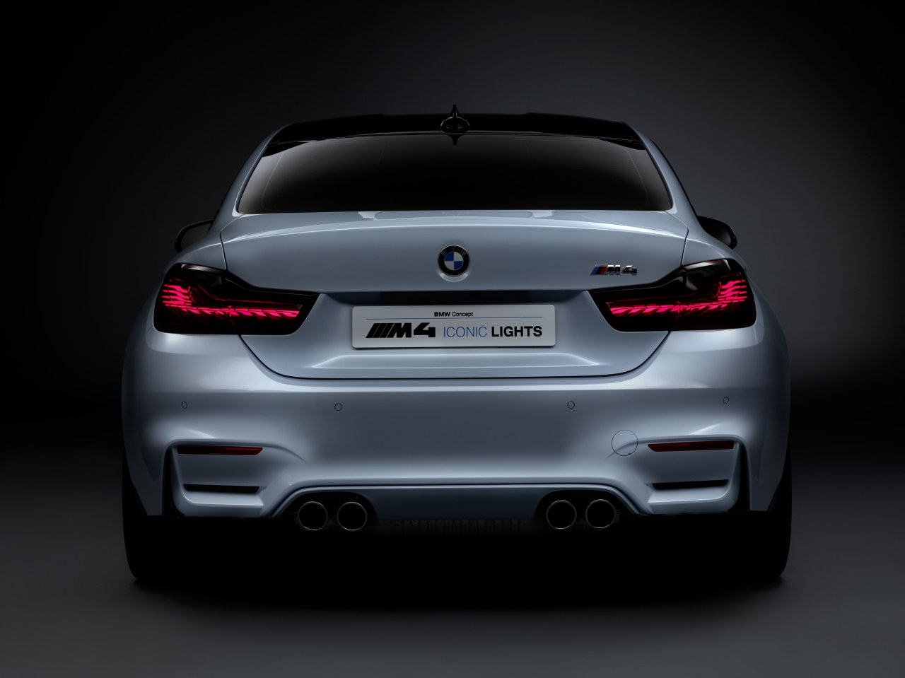 BMW zet in op lasertechnologie met M4 Concept Iconic Lights