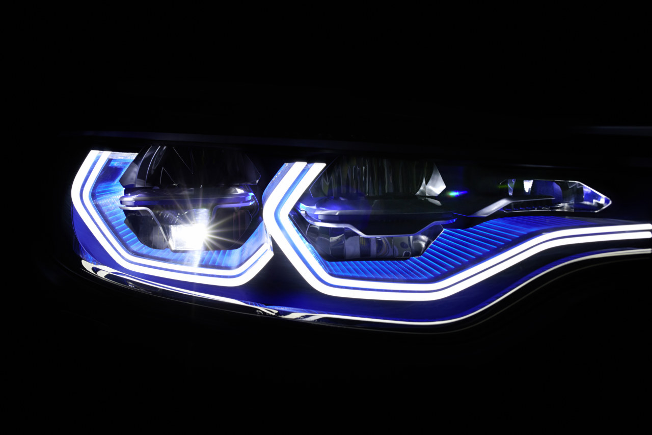 BMW zet in op lasertechnologie met M4 Concept Iconic Lights