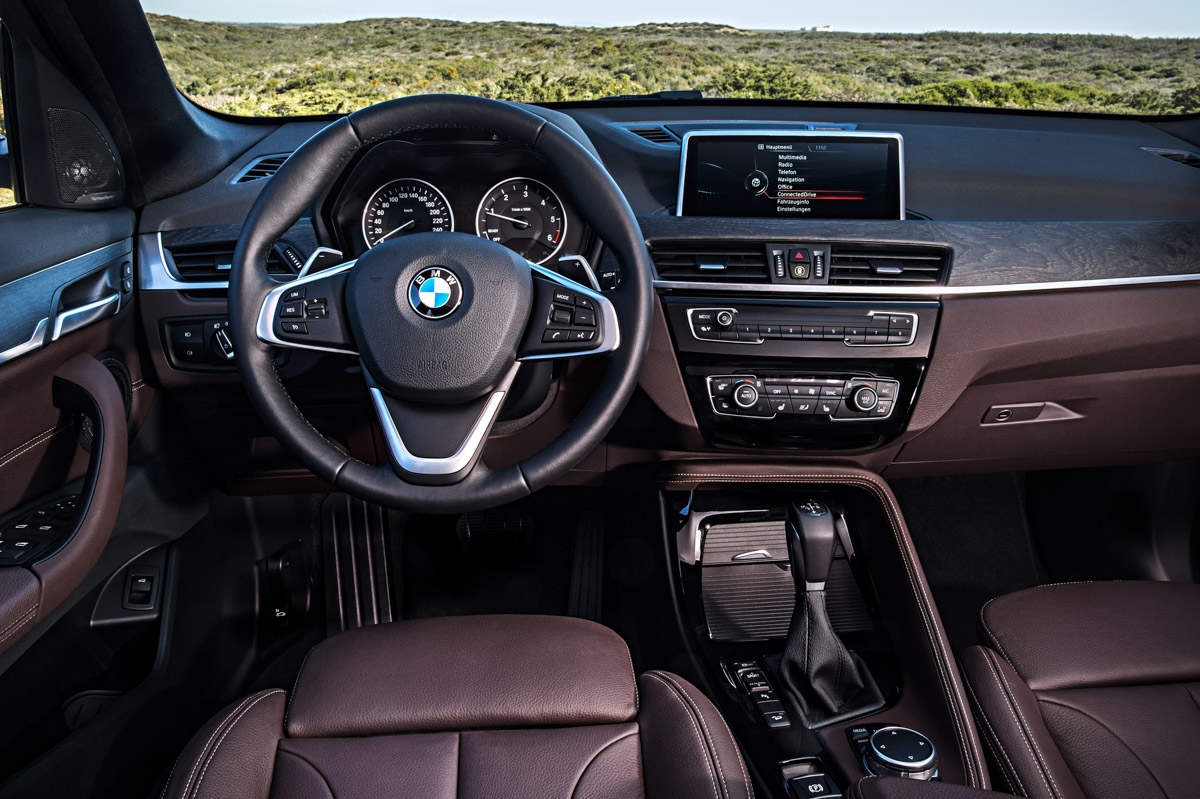 BMW haalt doek van nieuwe X1