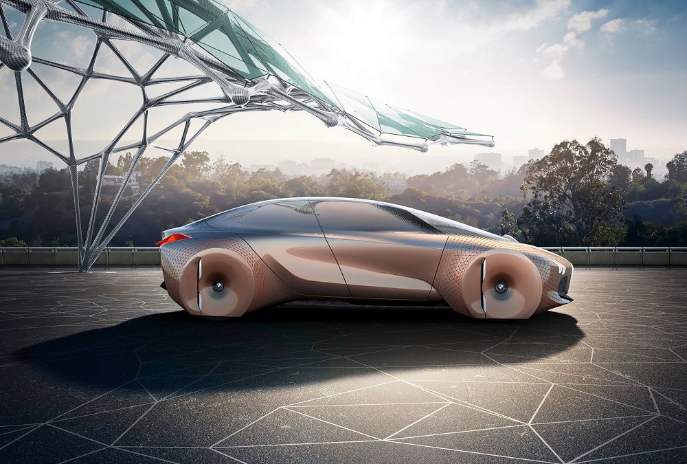 BMW viert honderdjarig bestaan met Vision Next 100 Concept