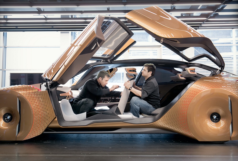 BMW viert honderdjarig bestaan met Vision Next 100 Concept