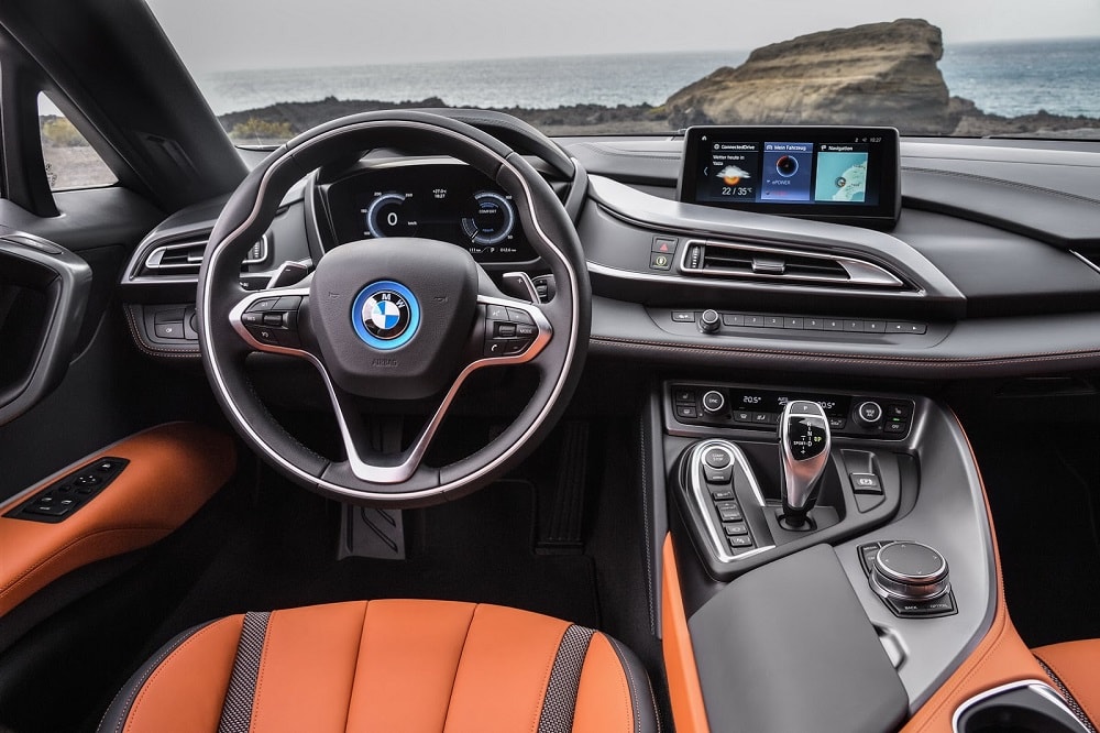BMW toont nieuwe i8 Roadster en opgefriste i8 Coupé