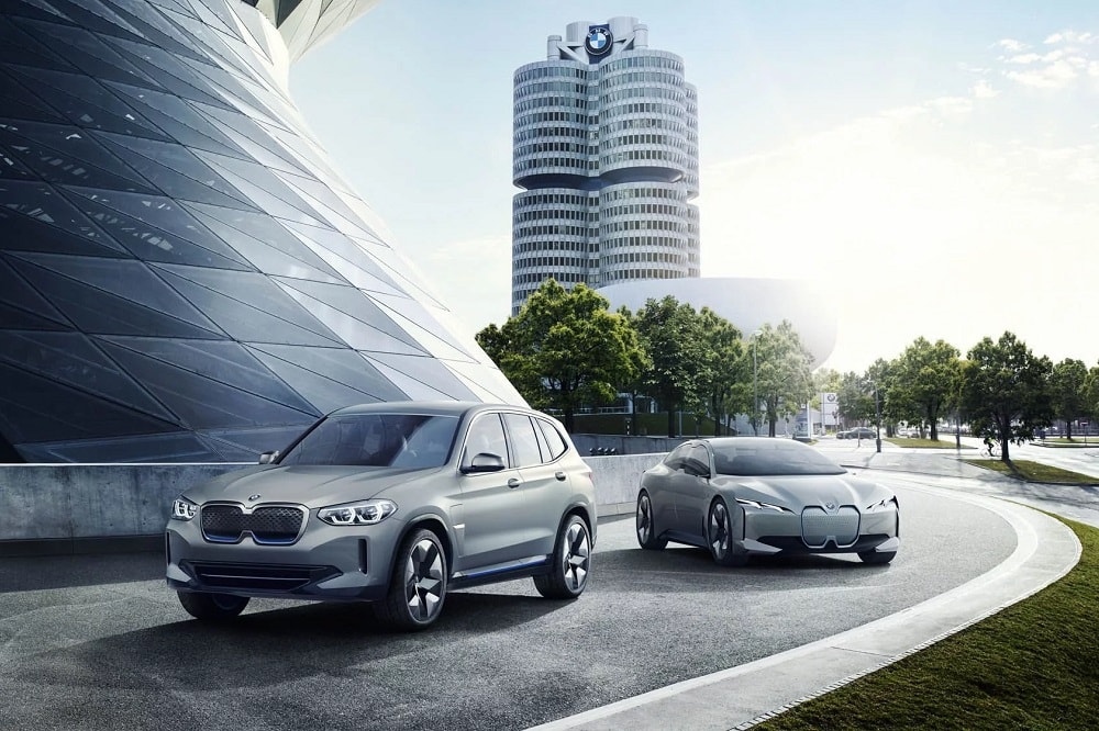 BMW haalt doek van Concept iX3