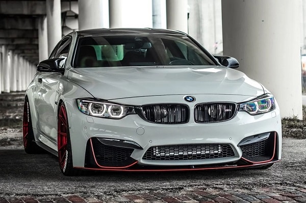 Alpine White BMW M4 Coupé imponeert met ADV.1 velgen