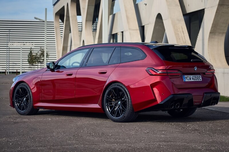 Nouvelle BMW M5 Touring 2026 et générations précédentes - Autotijd