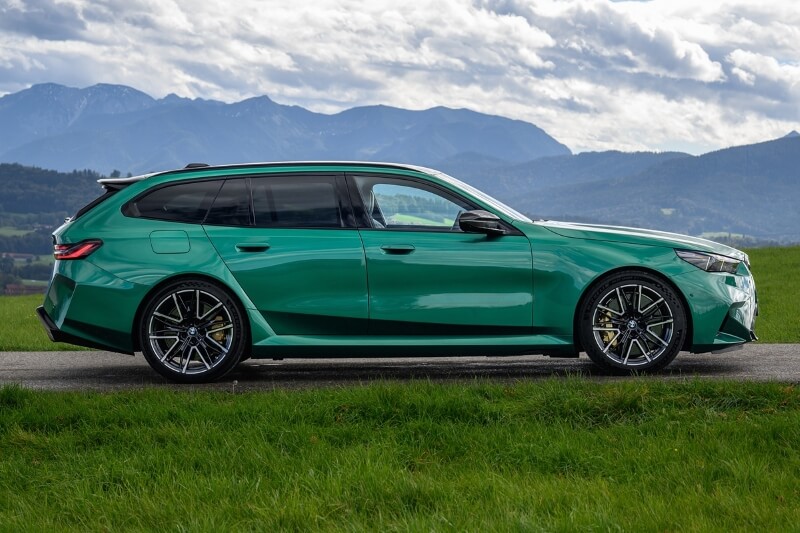 Nouvelle BMW M5 Touring 2026 et générations précédentes - Autotijd