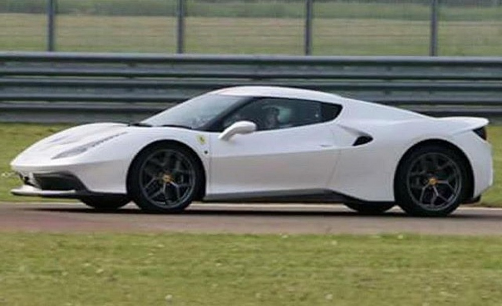Wat voert Ferrari hier in hun schild?