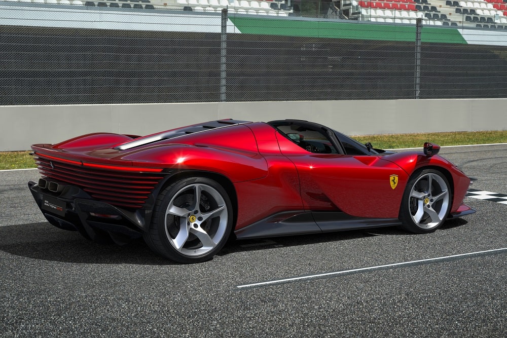 Consumption CO2 emissions Ferrari Daytona SP3 V12 840 hp automatic RWD