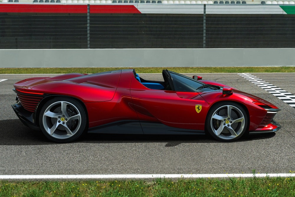 Gewicht Ferrari Daytona SP3 V12 840 PS Automatik RWD