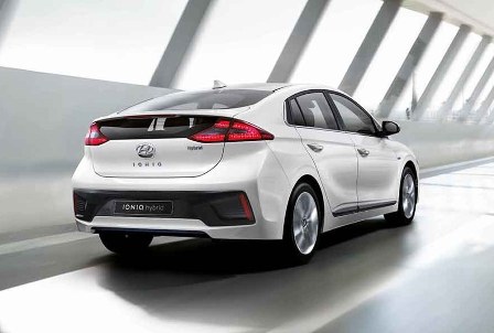 Hyundai Ioniq heeft Toyota Prius in het vizier