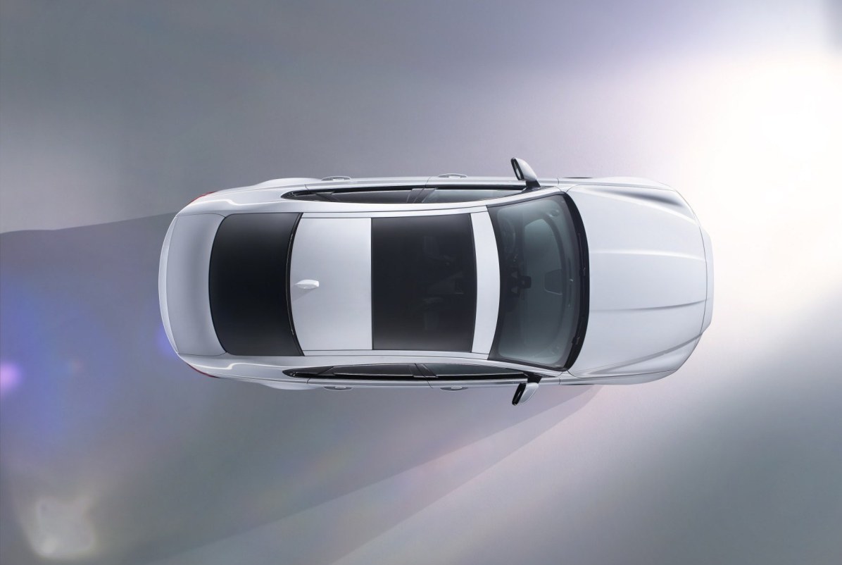 Jaguar toont eerste afbeeldingen van nieuwe XF
