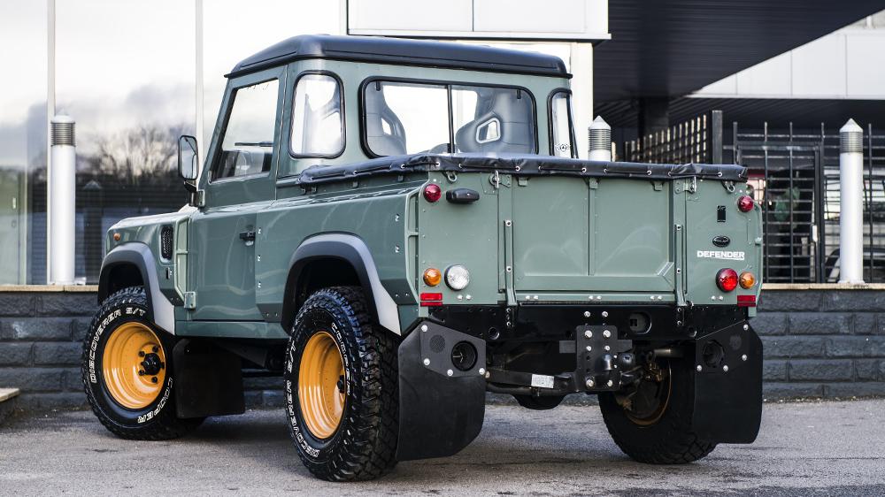 Kahn Design aan de slag met Land Rover Defender Pick Up