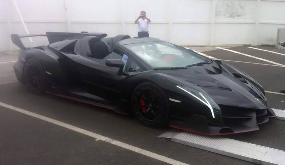 Nieuw exemplaar van Lamborghini Veneno Roadster gespot in Gibraltar