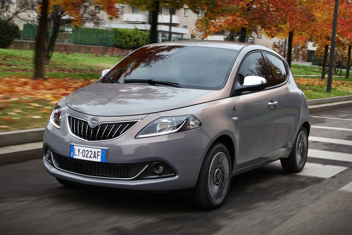 Lancia Ypsilon 1.0 Hybrid 70 CV manuale  (2021-2024)