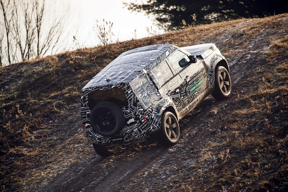 Land Rover warmt wereld op voor nieuwe Defender