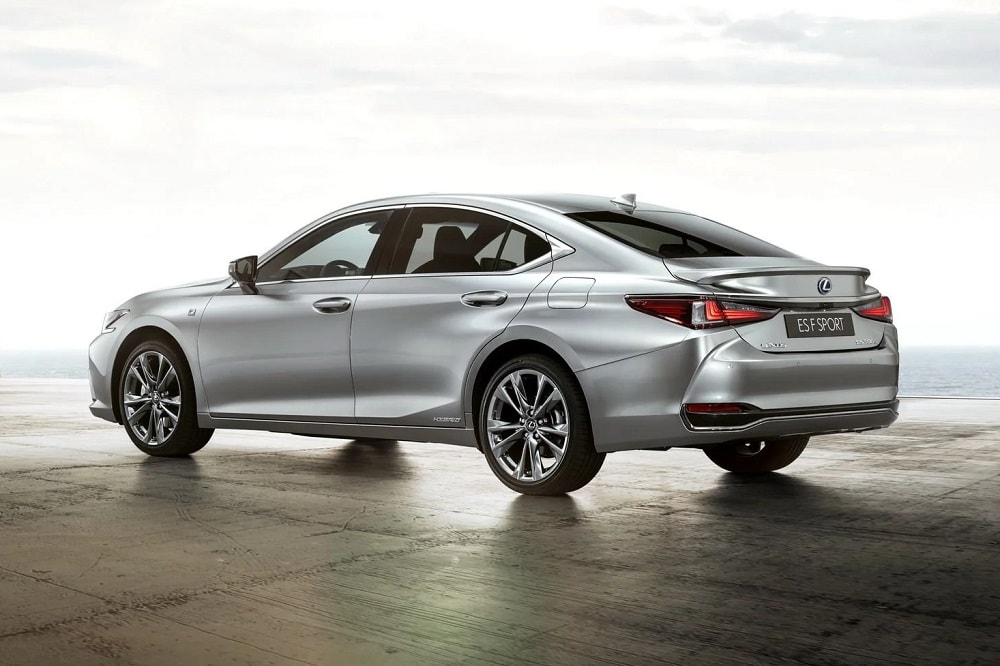 Nieuwe Lexus ES is officieel